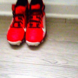 Kids Nike cleats size2Y
